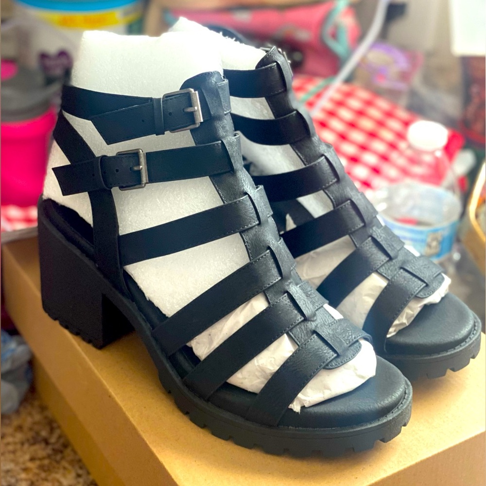 Womens Dirty Laundry Fun Stuff Sandal